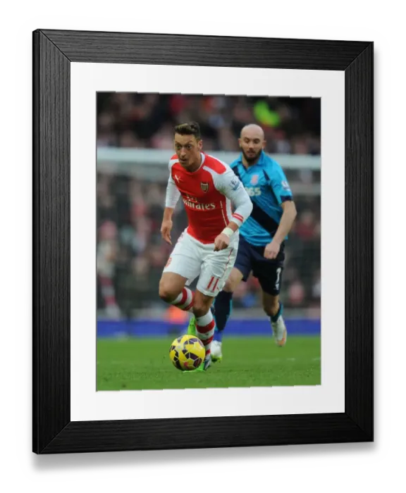 Framed Print : Mesut Ozil in Action: Arsenal vs Stoke City, Premier League 2014-15