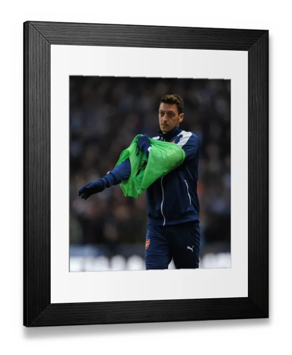 Framed Print : Mesut Ozil Warming Up: Manchester City vs Arsenal, Premier League 2014-15