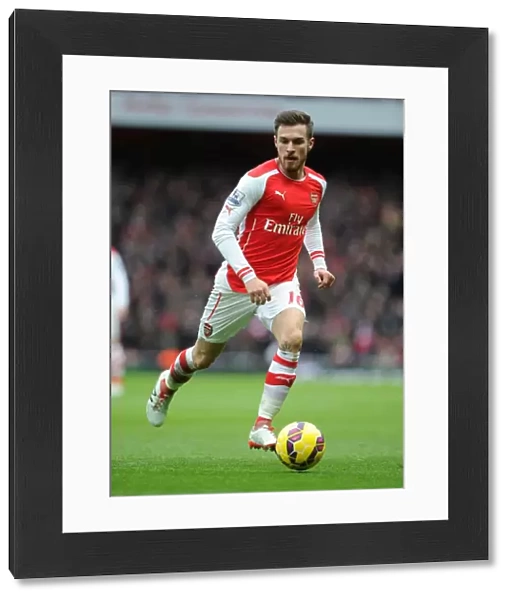Aaron Ramsey in Action: Arsenal vs. Aston Villa, Premier League 2015