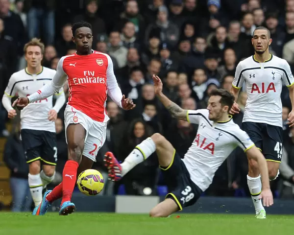 Danny Welbeck Dodges Ryan Mason Challenge: Tottenham vs. Arsenal, Premier League 2014-15