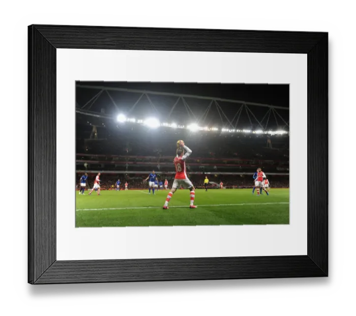 Framed Print : Nacho Monreal Throws In: Arsenal vs Leicester City, Premier League 2014-15 Framed Print : Nacho Monreal Throws In: Arsenal vs Leicester City, Premier League 2014-15