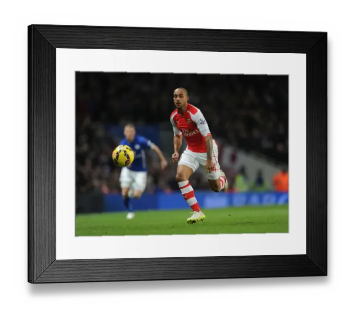 Framed Print : Theo Walcott in Action: Arsenal vs Leicester City, Premier League 2014-15 Framed Print : Theo Walcott in Action: Arsenal vs Leicester City, Premier League 2014-15