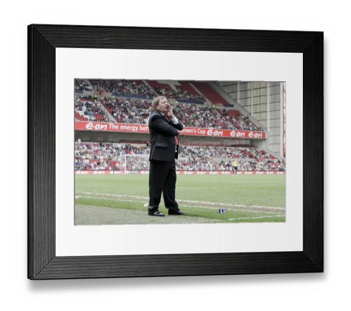 Framed Print : Arsenal Ladies Triumph Over Leeds United in FA Cup Final: Vic Akers Team Celebrates 4-1 Victory
