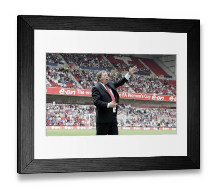 Framed Print : Arsenal Ladies Triumph: Vic Akers Guides Team to FA Women's Cup Victory (4-1) over Leeds United