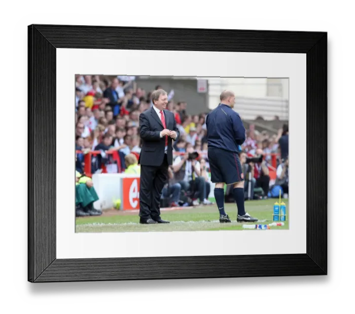Framed Print : Arsenal Ladies Triumph in FA Cup Final: Vic Akers Team Beats Leeds United 4-1 Framed Print : Arsenal Ladies Triumph in FA Cup Final: Vic Akers Team Beats Leeds United 4-1