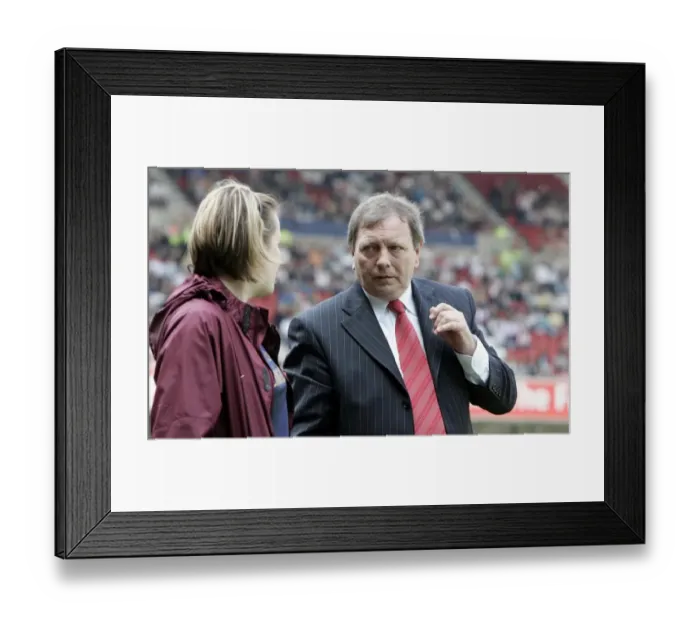 Framed Print : Arsenal Ladies Manager Vic Akers and his assistant Emma Hayes