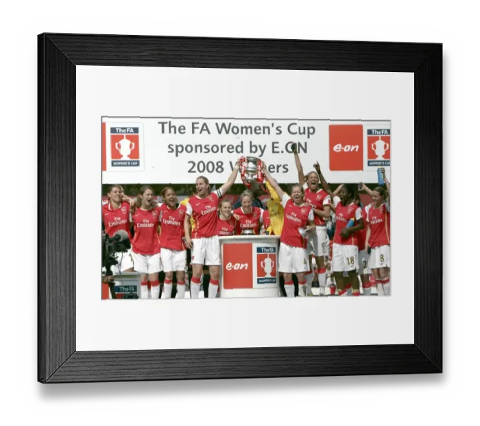 Framed Print : Faye White and Jayne Ludlow (Arsenal) lift the FA Cup Framed Print : Faye White and Jayne Ludlow (Arsenal) lift the FA Cup