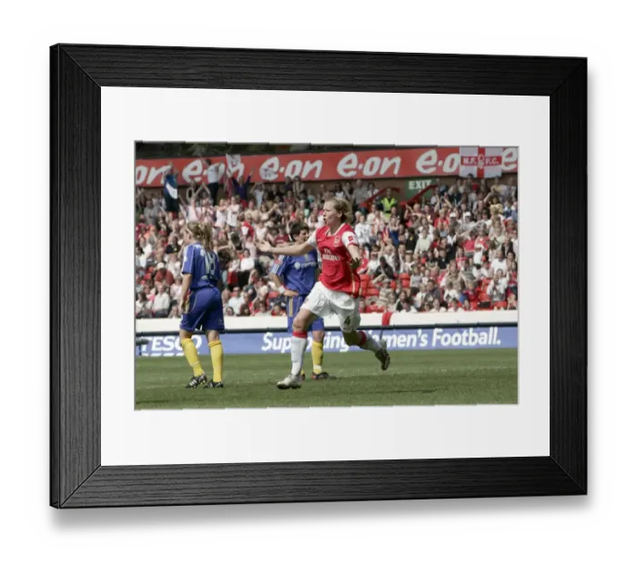 Framed Print : Jayne Ludlow Scores the Decisive Goal: Arsenal FC Wins FA Women's Cup Final