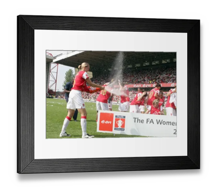 Framed Print : Faye White's Triumph: Arsenal's FA Cup Victory Framed Print : Faye White's Triumph: Arsenal's FA Cup Victory
