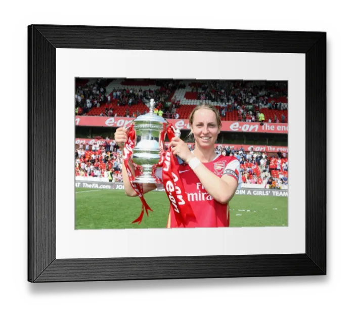 Framed Print : Faye White with the FA Cup: Arsenal's Victory in the FA Women's Cup Final against Leeds United (5 / 5 / 08)