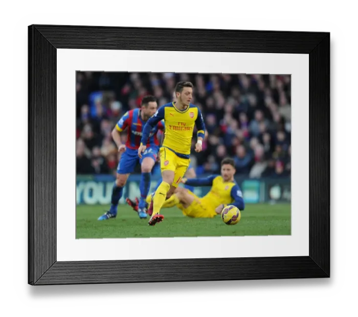 Framed Print : Mesut Ozil in Action: Crystal Palace vs Arsenal, Premier League 2014-15