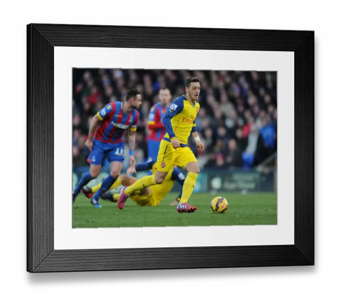 Framed Print : Mesut Ozil in Action: Crystal Palace vs Arsenal, Premier League 2014-15