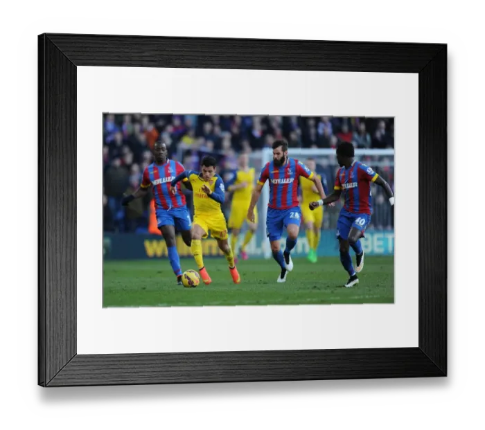 Framed Print : Alexis Sanchez: Dazzling Past Crystal Palace's Defense in Arsenal's Premier League Triumph