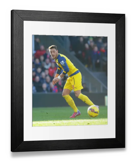 Framed Print : Mesut Ozil in Action: Crystal Palace vs Arsenal, Premier League 2014-15 Framed Print : Mesut Ozil in Action: Crystal Palace vs Arsenal, Premier League 2014-15