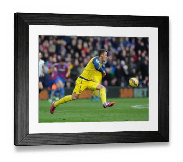Framed Print : Mesut Ozil in Action: Crystal Palace vs Arsenal, Premier League 2014-15