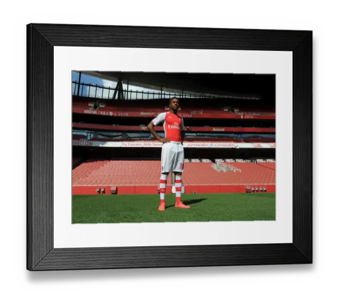 Framed Print : Chuba Akpom (Arsenal). Arsenal 1st Team Photocall. Emirates Stadium, 7  /  8  /  14. Credit