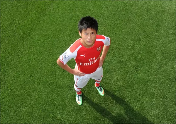 Arsenal First Team: Ryo Miyaichi at Emirates Stadium (2014)