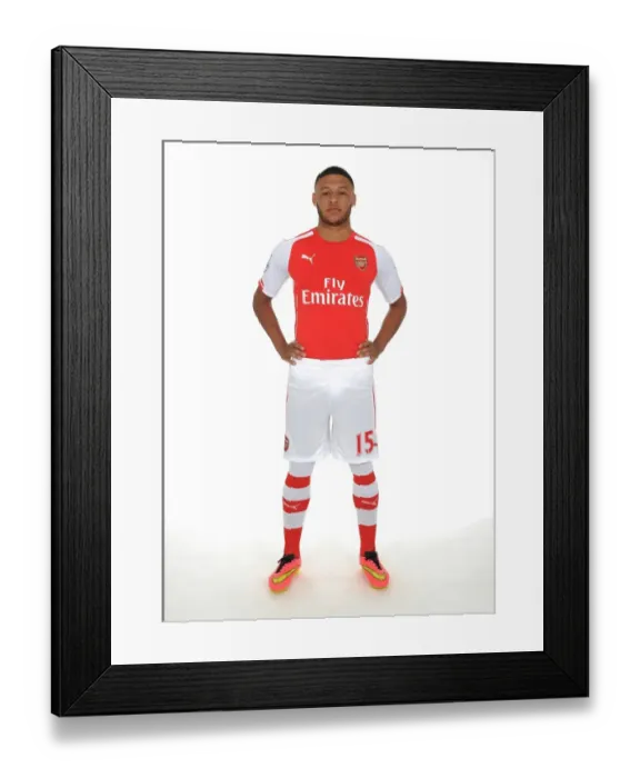 Framed Print : Arsenal's Oxlade-Chamberlain: Ready for Action at Emirates Stadium (2014 / 15)