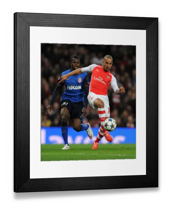 Framed Print : Theo Walcott Outmaneuvers Elderson: Arsenal vs AS Monaco, UEFA Champions League 2015