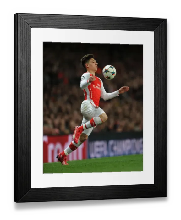 Framed Print : Hector Bellerin in Action: Arsenal vs AS Monaco, UEFA Champions League Round of 16, 2015