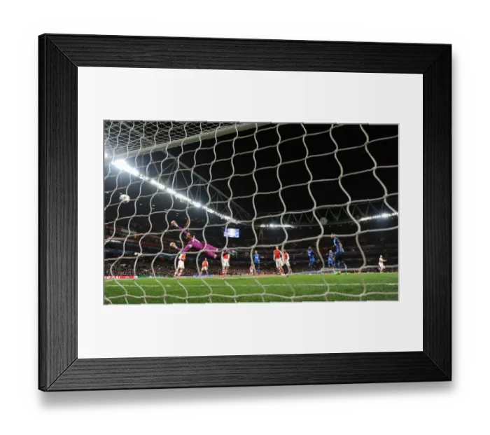 Framed Print : Alex Oxlade-Chamberlain Scores Stunner: Arsenal vs AS Monaco, UEFA Champions League 2015