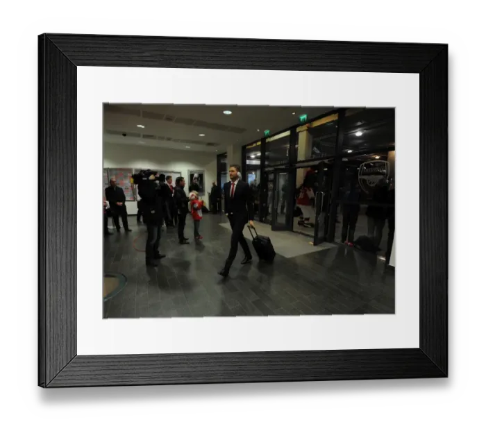 Framed Print : Olivier Giroud (Arsenal). Arsenal 2: 0 Everton. Barclays Premier League. Emirates Stadium, 1  /  3  /  15