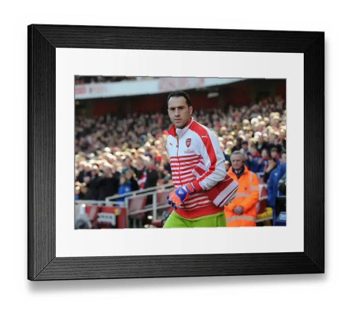 Framed Print : Arsenal's David Ospina: Focused Before Arsenal vs. Everton (2015) Framed Print : Arsenal's David Ospina: Focused Before Arsenal vs. Everton (2015)