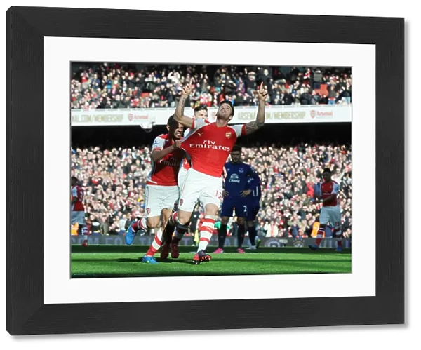 Giroud and Coquelin Celebrate Arsenal's Goal: Arsenal vs. Everton, Premier League 2014-15