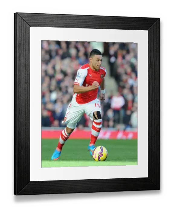 Framed Print : Arsenal's Alex Oxlade-Chamberlain in Action against Everton - Premier League 2014-15