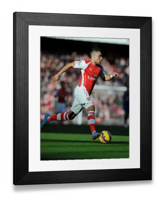 Framed Print : Arsenal's Oxlade-Chamberlain in Action Against Everton, Premier League 2014-15 Framed Print : Arsenal's Oxlade-Chamberlain in Action Against Everton, Premier League 2014-15