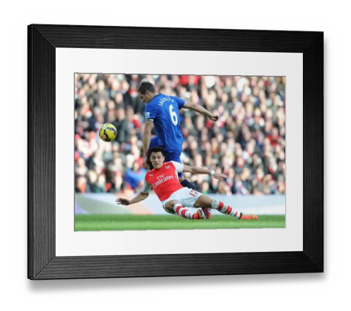 Framed Print : Clash at Emirates: Sanchez vs Jagielka - Arsenal vs Everton, Premier League 2014-15