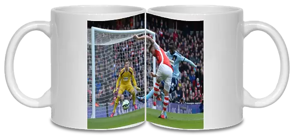 Olivier Giroud (Arsenal) Cheikhou Kouyate (West Ham). Arsenal 3: 0 West Ham United