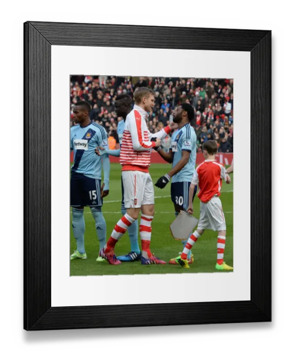 Framed Print : Mertesacker and Song Reunited: Arsenal vs. West Ham United, Premier League, 2015
