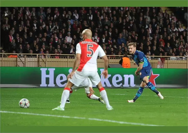 Arsenal's Aaron Ramsey Scores Second Goal Against Monaco in 2015 Champions League Showdown