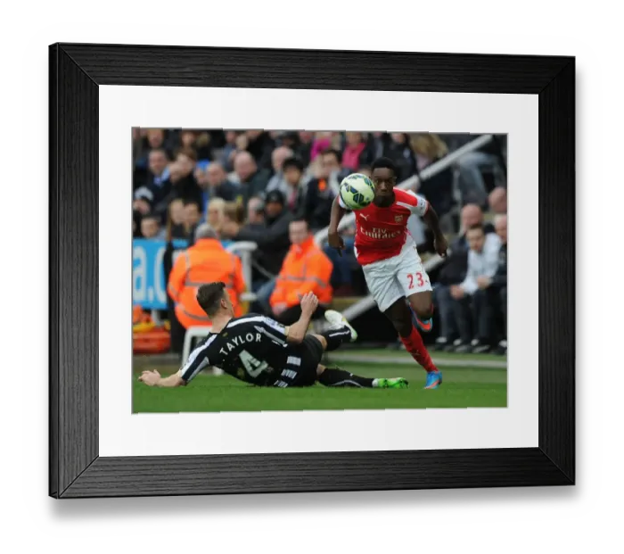 Framed Print : Welbeck Breaks Past Taylor: Newcastle United vs. Arsenal, Premier League 2014 / 15