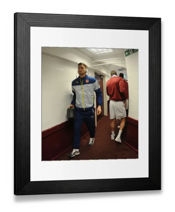Framed Print : Olivier Giroud Arrives at Turf Moor Ahead of Burnley vs Arsenal (Premier League 2014 / 15) Framed Print : Olivier Giroud Arrives at Turf Moor Ahead of Burnley vs Arsenal (Premier League 2014 / 15)