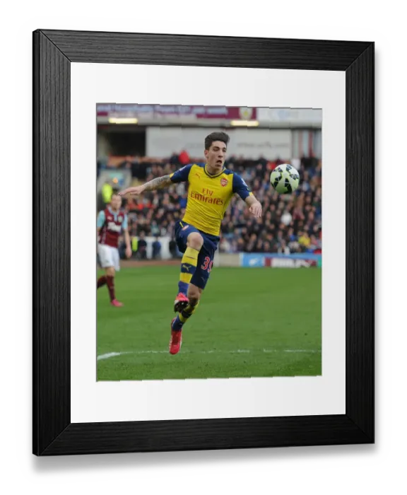 Framed Print : Bellerin in Action: Arsenal's Thrilling Victory over Burnley, Premier League 2014-2015