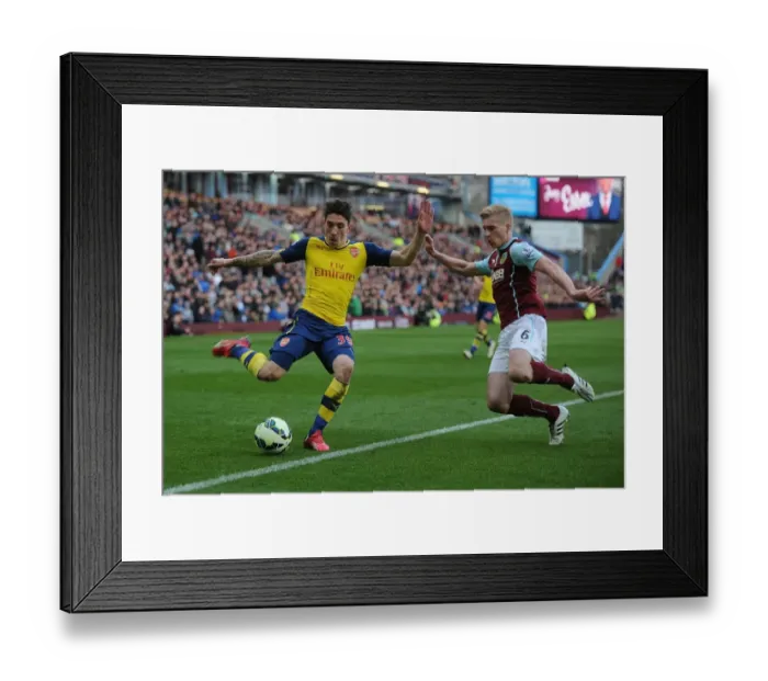 Framed Print : Bellerin vs Mee: Intense Battle at Turf Moor - Burnley vs Arsenal, Premier League (2014 / 15)