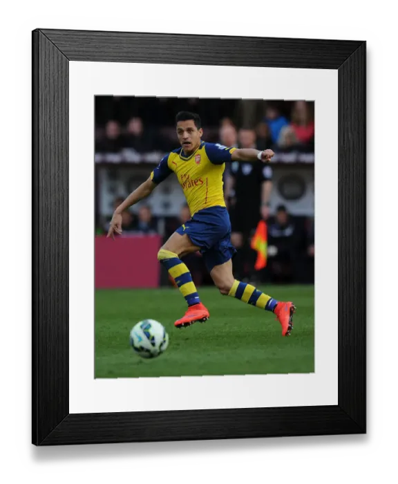 Framed Print : Alexis Sanchez: In Action Against Burnley, Premier League 2014 / 15 Framed Print : Alexis Sanchez: In Action Against Burnley, Premier League 2014 / 15
