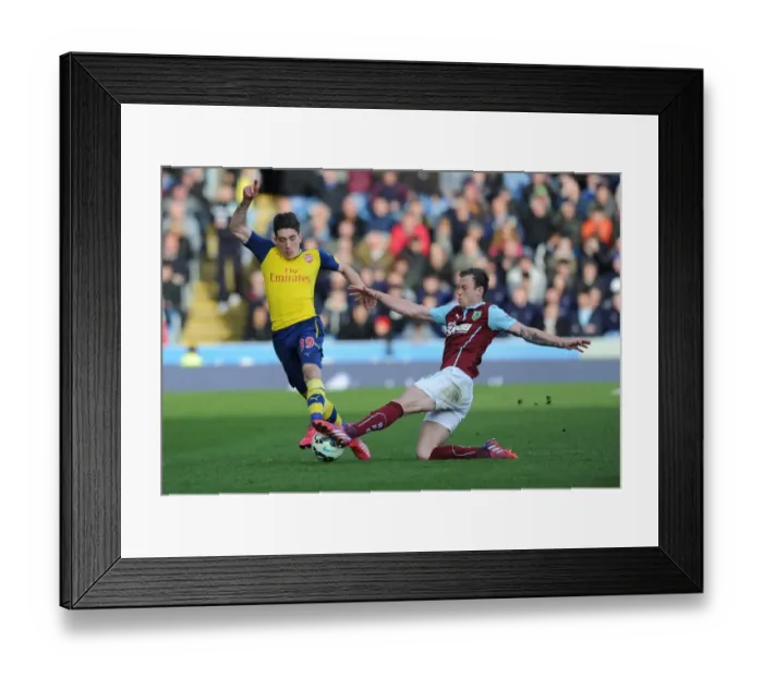 Framed Print : Intense Battle: Bellerin vs Barnes - Burnley vs Arsenal in Premier League Framed Print : Intense Battle: Bellerin vs Barnes - Burnley vs Arsenal in Premier League