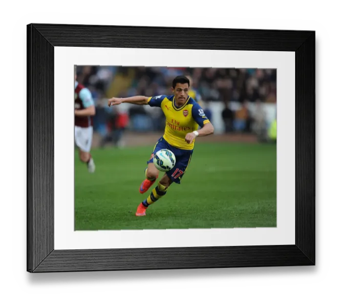 Framed Print : Alexis Sanchez in Action: Burnley vs. Arsenal, Premier League 2014 / 15 Framed Print : Alexis Sanchez in Action: Burnley vs. Arsenal, Premier League 2014 / 15