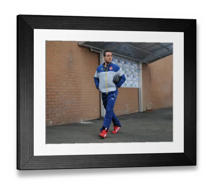 Framed Print : Santi Cazorla's Arrival at Turf Moor: Burnley vs Arsenal, Premier League 2015