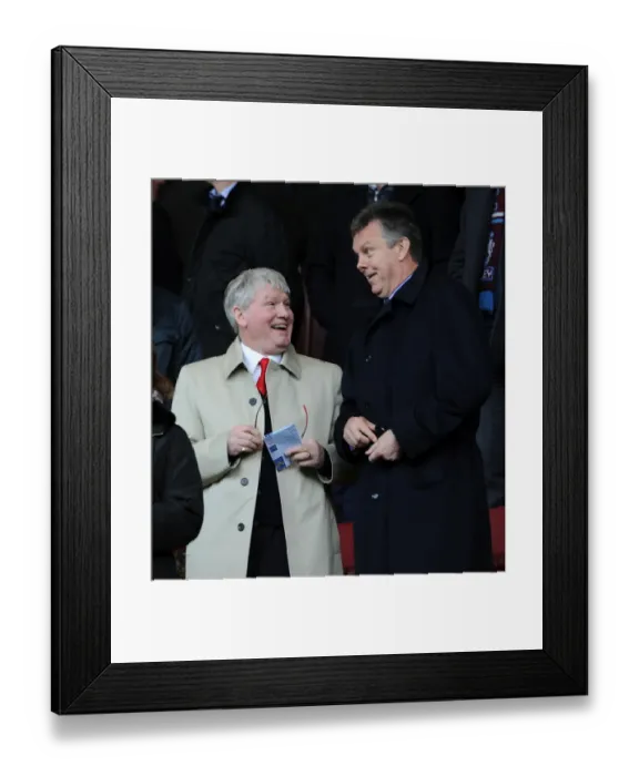 Framed Print : Former Arsenal Coaches Rice and O'Leary Reunite Ahead of Burnley vs. Arsenal Clash