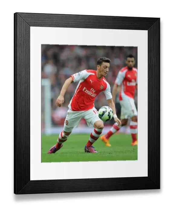 Framed Print : Mesut Ozil in Action: Arsenal vs. Chelsea, Premier League 2014 / 15 Framed Print : Mesut Ozil in Action: Arsenal vs. Chelsea, Premier League 2014 / 15