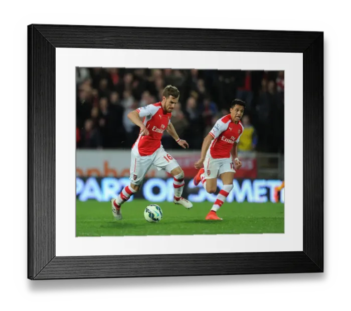 Framed Print : Arsenal's Ramsey and Sanchez in Action: Hull City Showdown (2015)