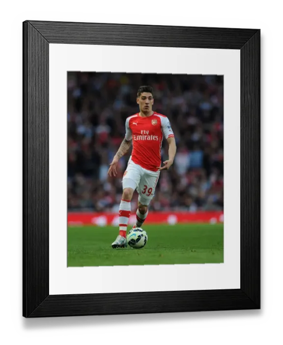 Framed Print : Arsenal's Hector Bellerin in Action Against Swansea City (2014 / 15)