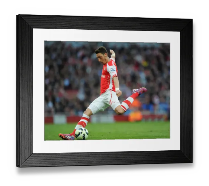 Framed Print : Mesut Ozil in Action: Arsenal vs Sunderland, Premier League 2014-15 Framed Print : Mesut Ozil in Action: Arsenal vs Sunderland, Premier League 2014-15