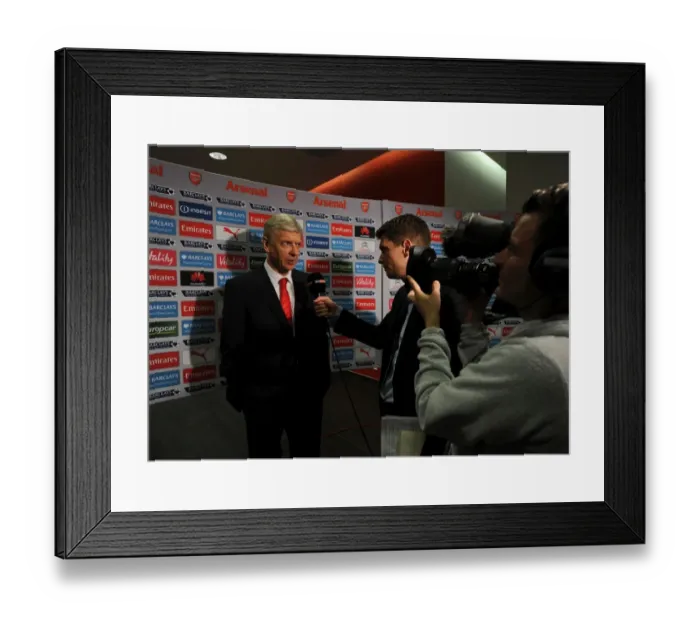 Framed Print : Arsene Wenger's Pre-Match Interview: Arsenal vs Sunderland (2015)