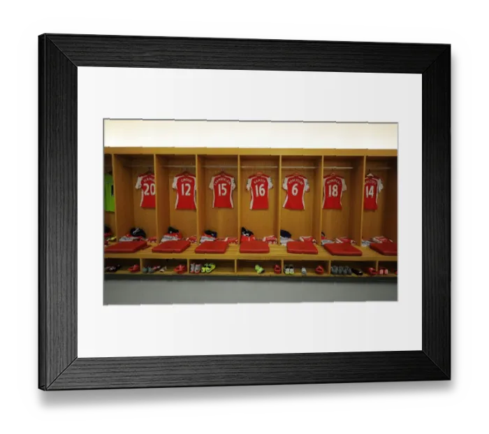 Framed Print : Arsenal Changing Room - Arsenal vs West Bromwich Albion (2014 / 15) - Emirates Stadium