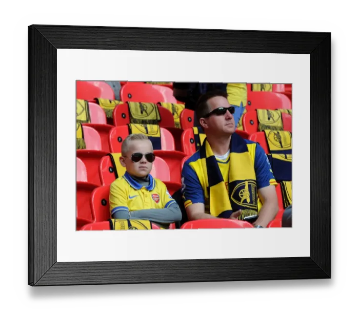 Framed Print : Triumphant Arsenal Fans at Wembley Before FA Cup Victory over Aston Villa, May 30, 2015